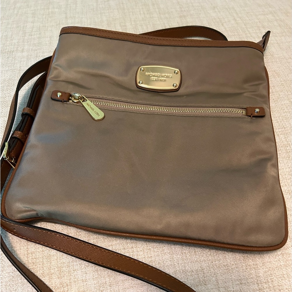 Michael Kors Tan crossbody with brown accents and gold hardware